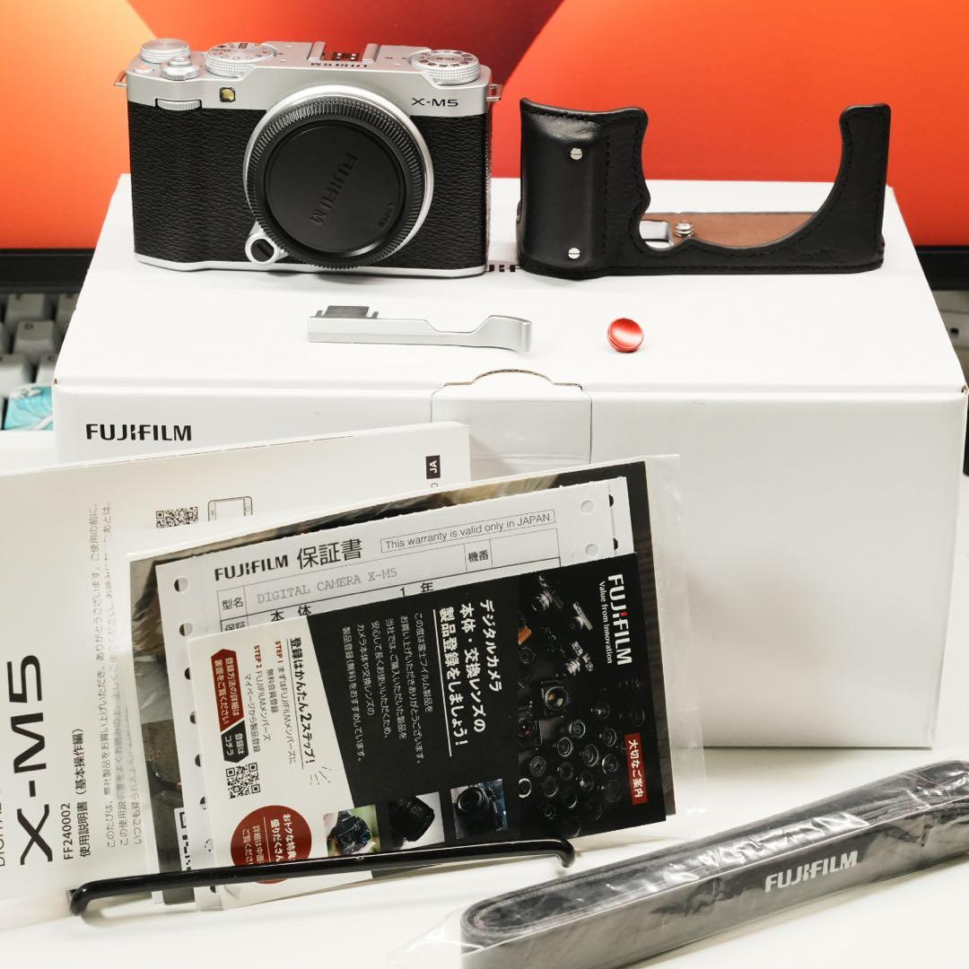 【シャッター1000回未満】FUJIFILM X-M5 ボディのみ