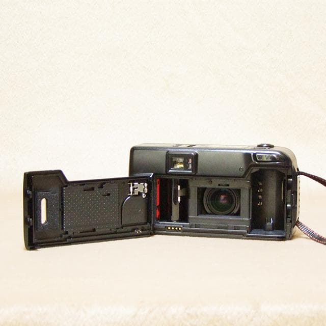 ☆ Nikon TW Zoom QUARTZ DATE (フイルムカメラ)