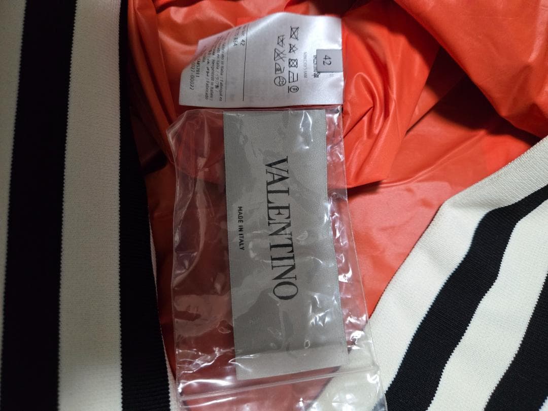 ヴァレンチノ　ブルゾン