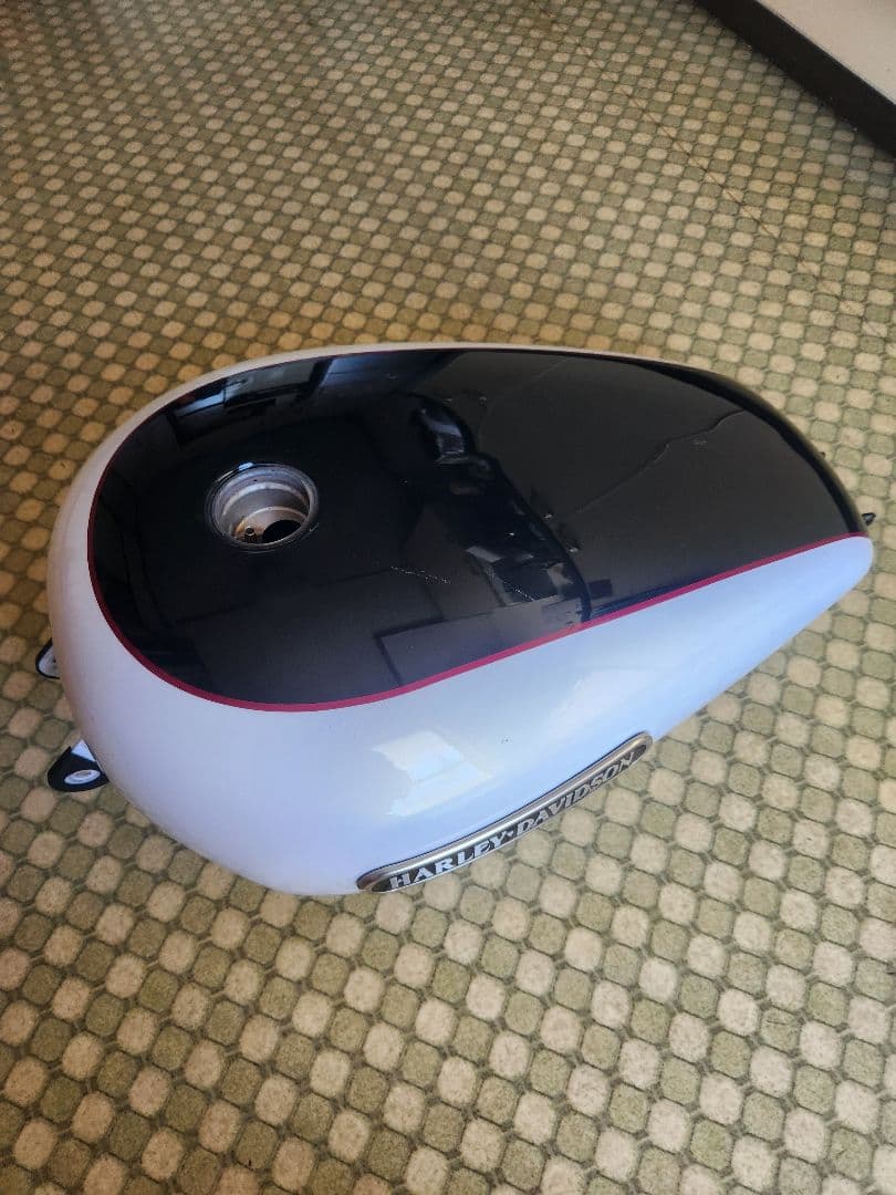 ハーレー スポーツスター インジェクションタンク4.5ガロン