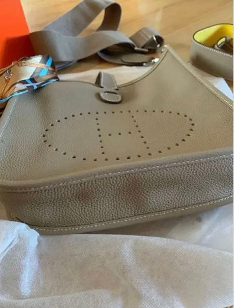 新品未使用 Hパンチング ショルダーバッグ ストラップ 高級革