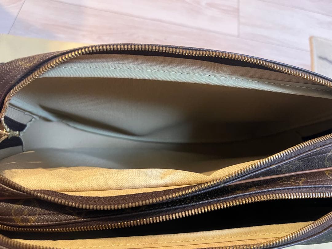 バッグ LOUIS VUITTON