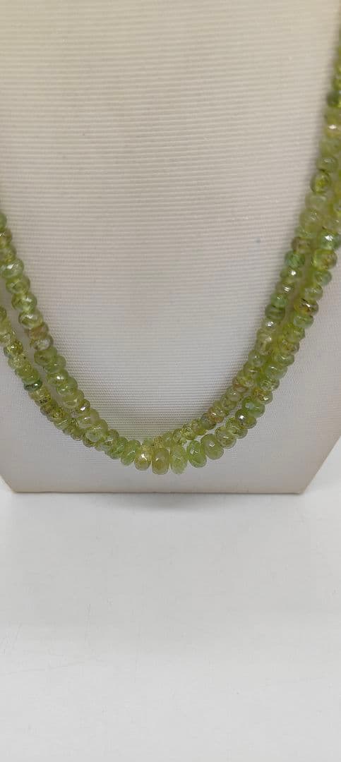 1821. スフェーンボタンカット2本連売り