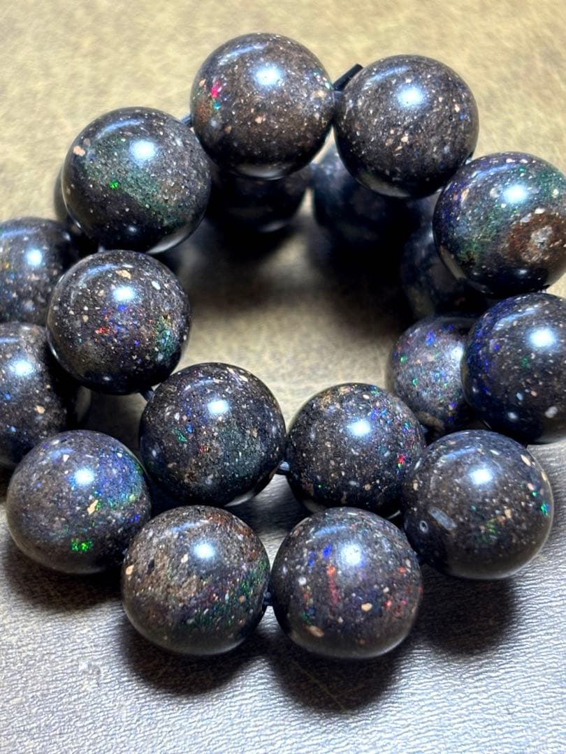 高品質！！　ブラックマトリックスオパールブレス約10.5㎜（新品）虹色遊色キラ2