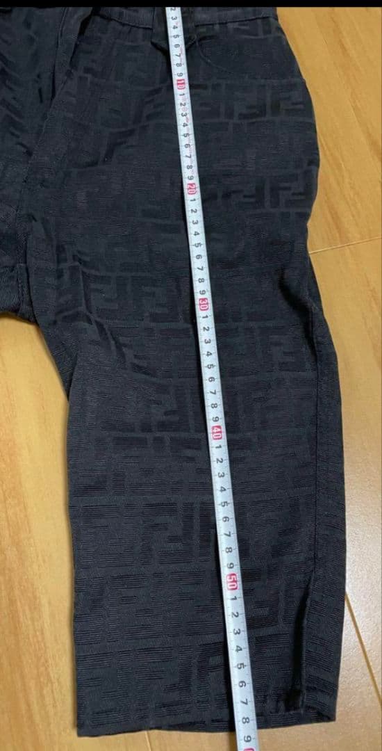 最終お値下げ！未使用に近い:フェンディ　ハ−フパンツ