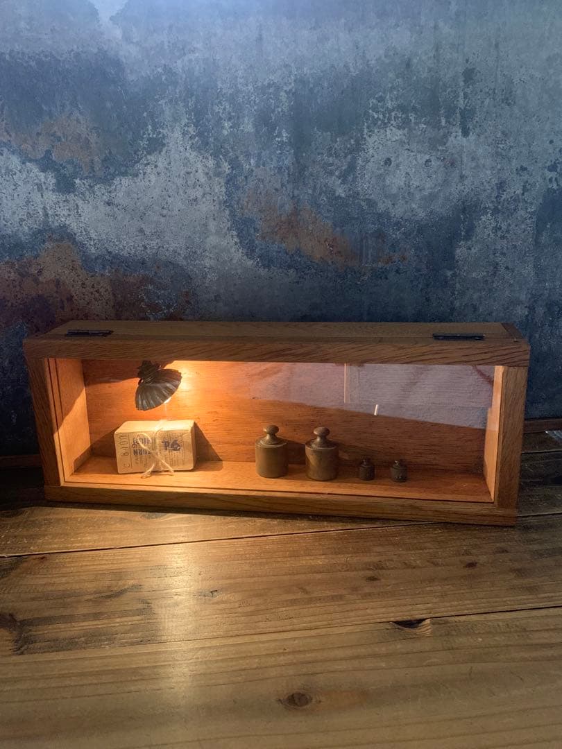 ② ガラスケース アンティークミニモールドのシェードランプ