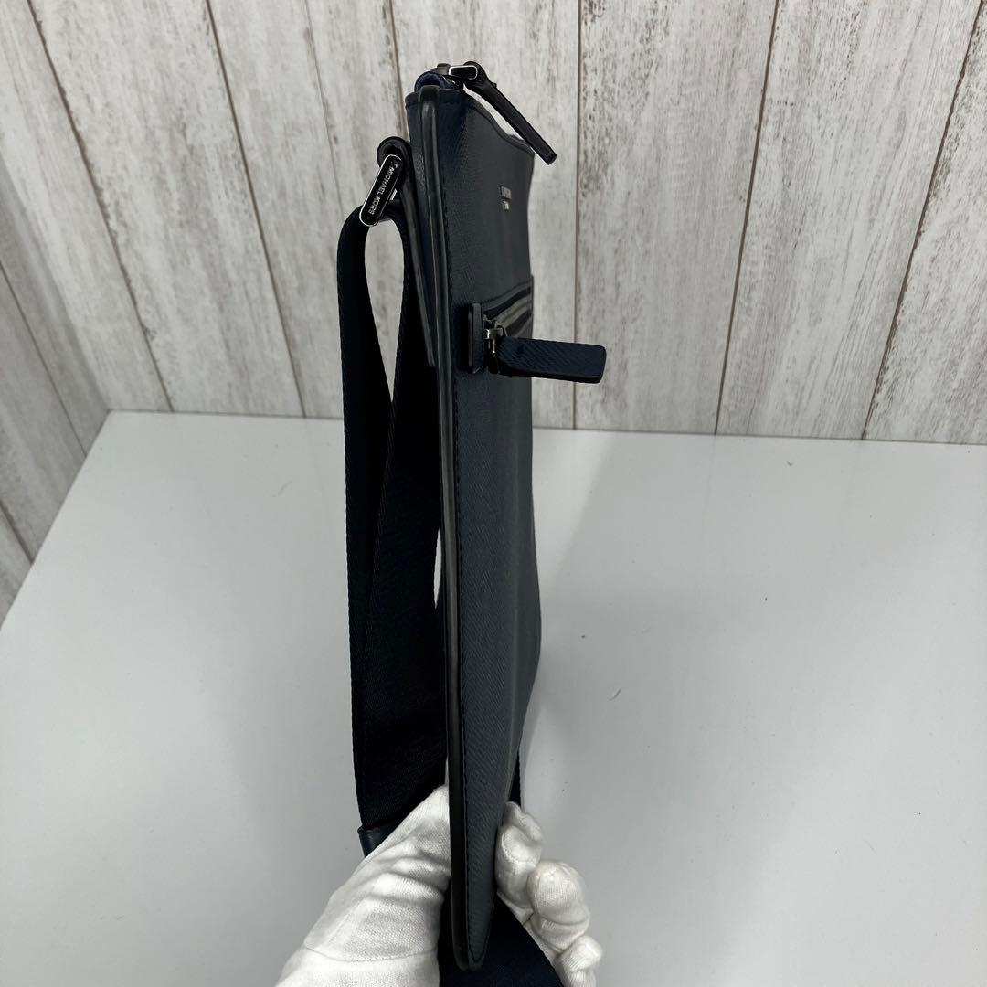 新品タグ付き　マイケルコース ショルダーバッグ メンズ レザー ブラック