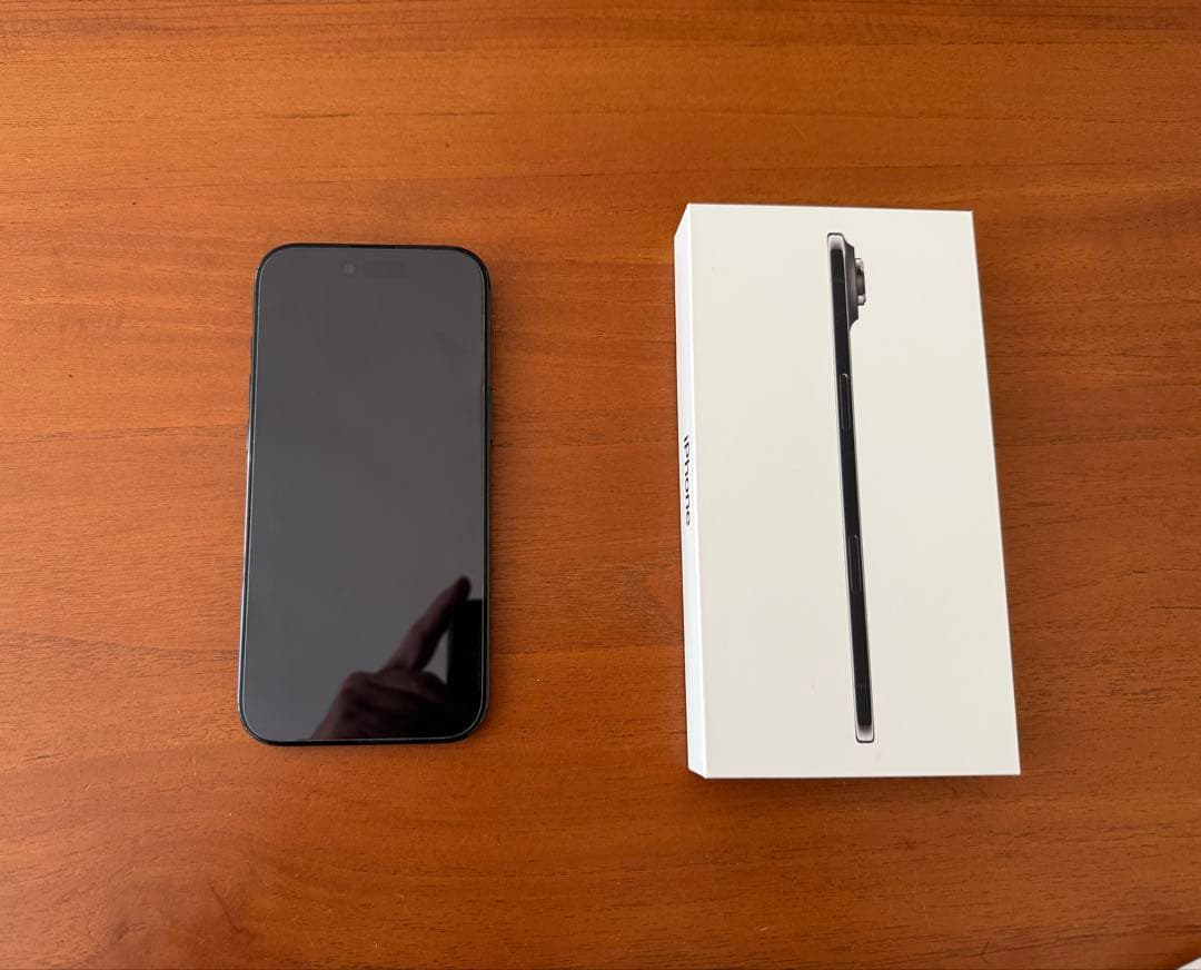 iPhone air ブラック256 SIMフリー　バンパー　ストラップ　セット