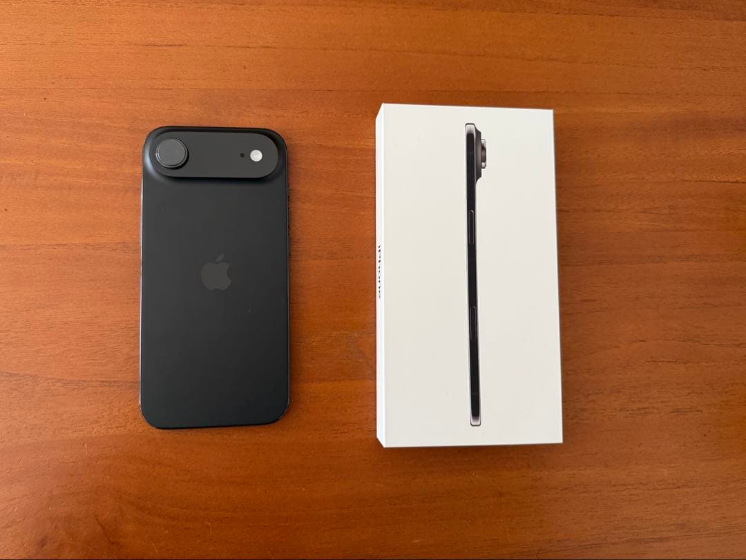 iPhone air ブラック256 SIMフリー　バンパー　ストラップ　セット