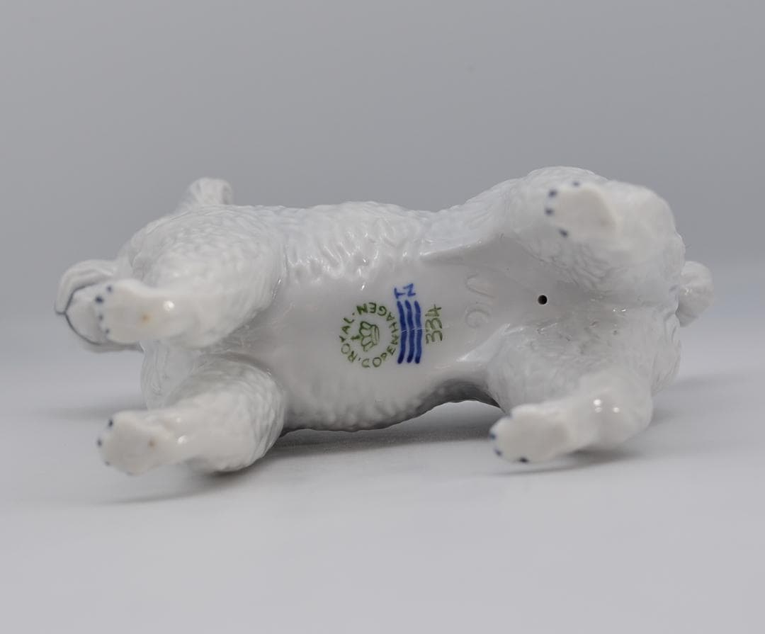 白いプードル　＃334　★ロイヤルコペンハーゲン　デンマーク　2006年　絶版