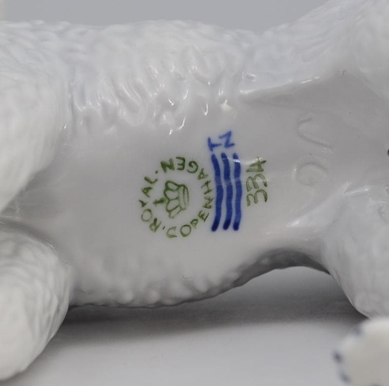 白いプードル　＃334　★ロイヤルコペンハーゲン　デンマーク　2006年　絶版