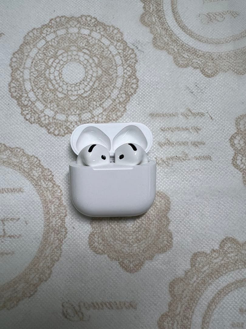 Airpods 4本体 ホワイト