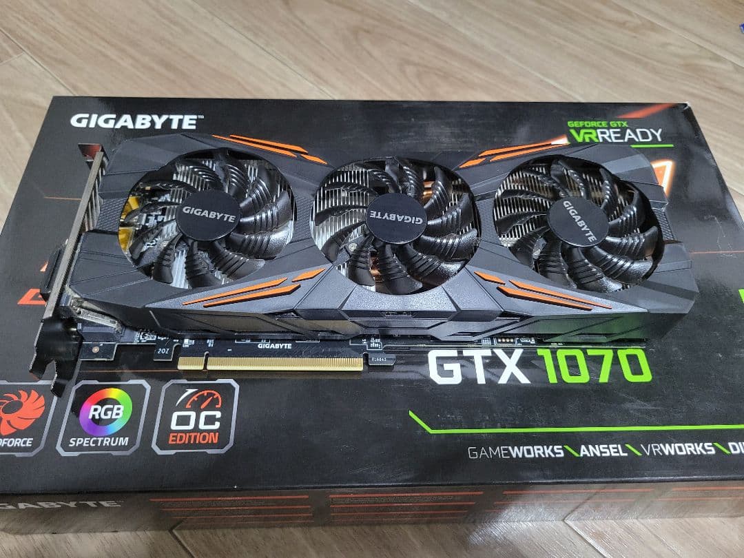 GIGABYTE GTX 1070 箱付き