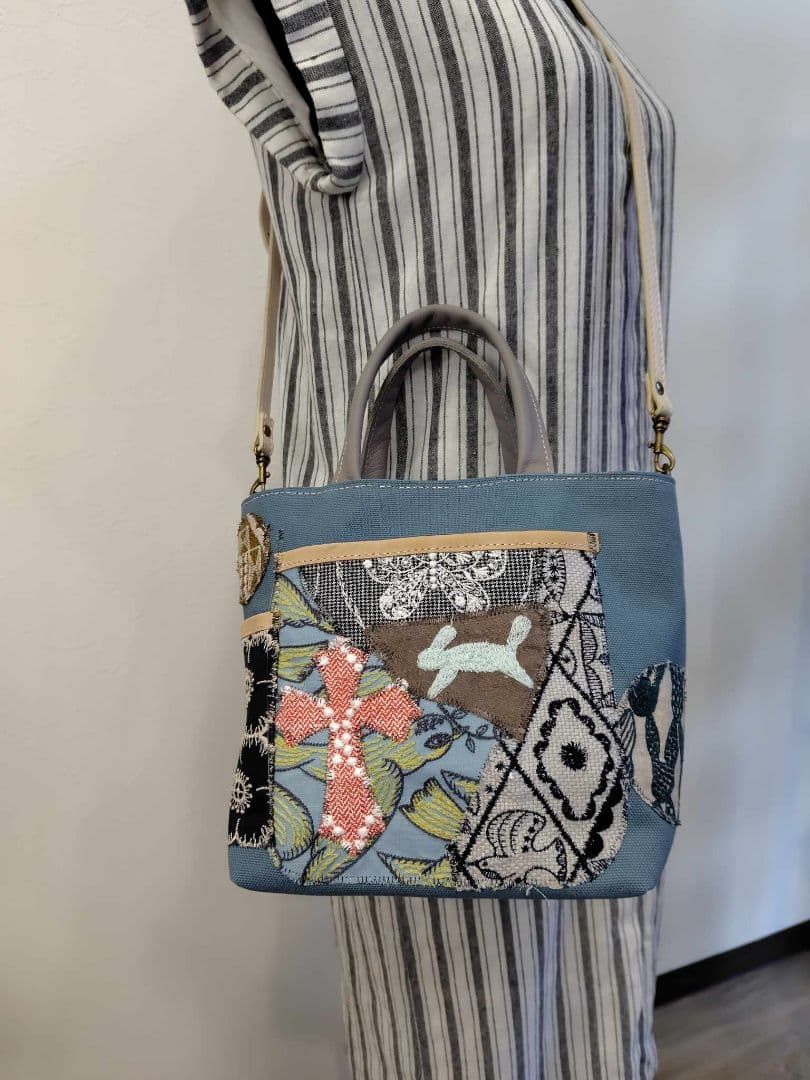 ミナペルホネン /タンバリンクロスカケラパッチ/しきりトートSサイズ/ブルー