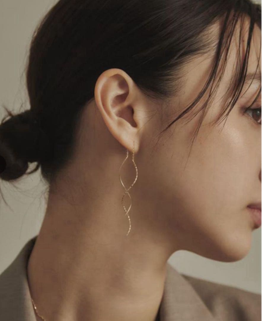 ココシュニックポリッシュミラーカットチェーンピアス片耳¥81400ヒロタカete