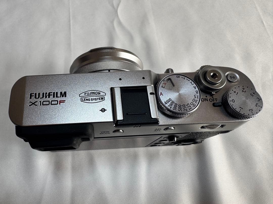 Fujifilm X100F コンパクトデジタルカメラ