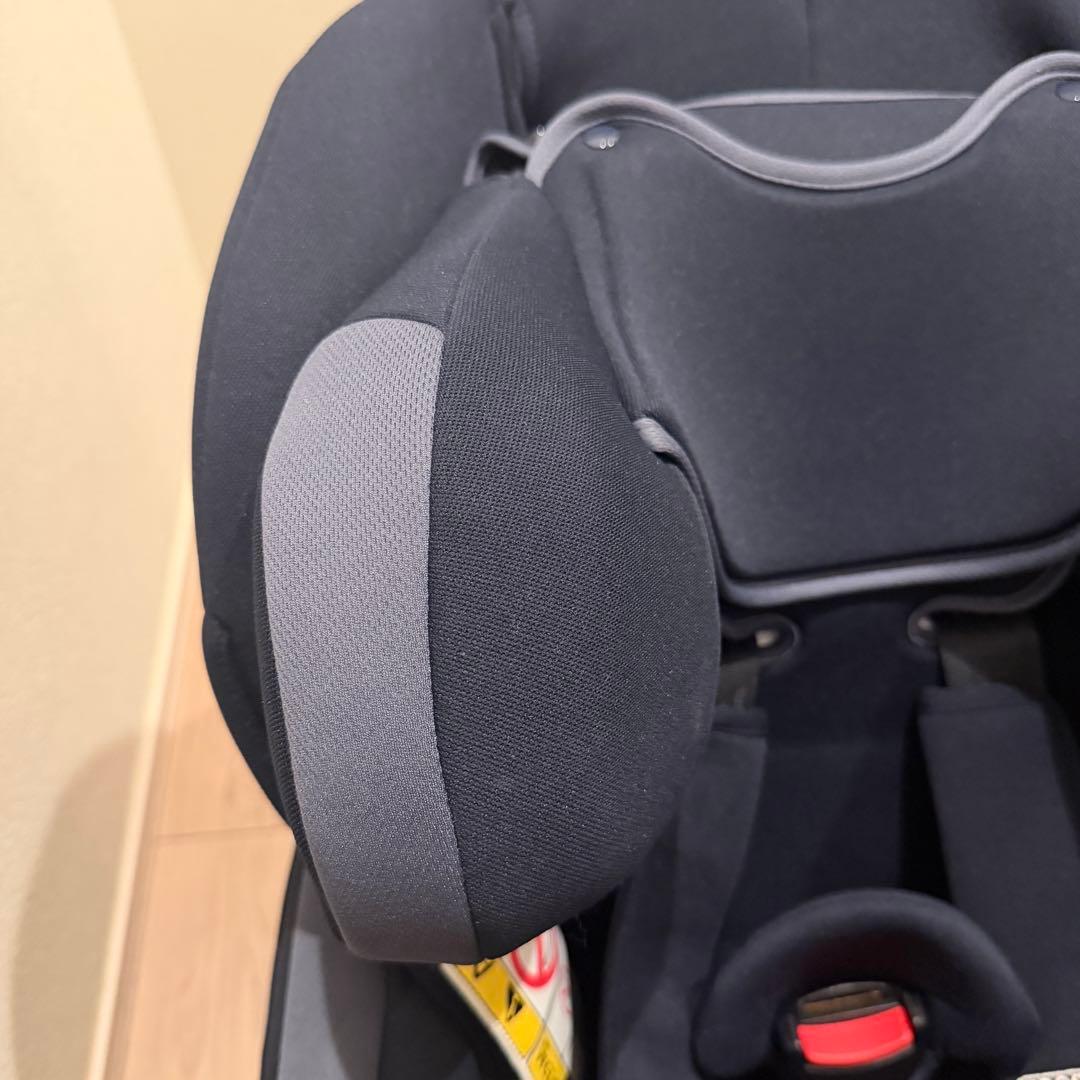 Aprica フラディア プラス ライト チャイルドシート(ライトネイビー)