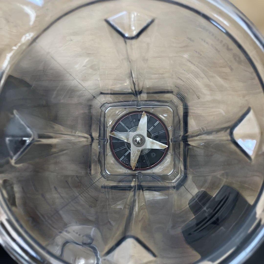 Vitamix VM0111 赤 ブレンダー　動作確認済み