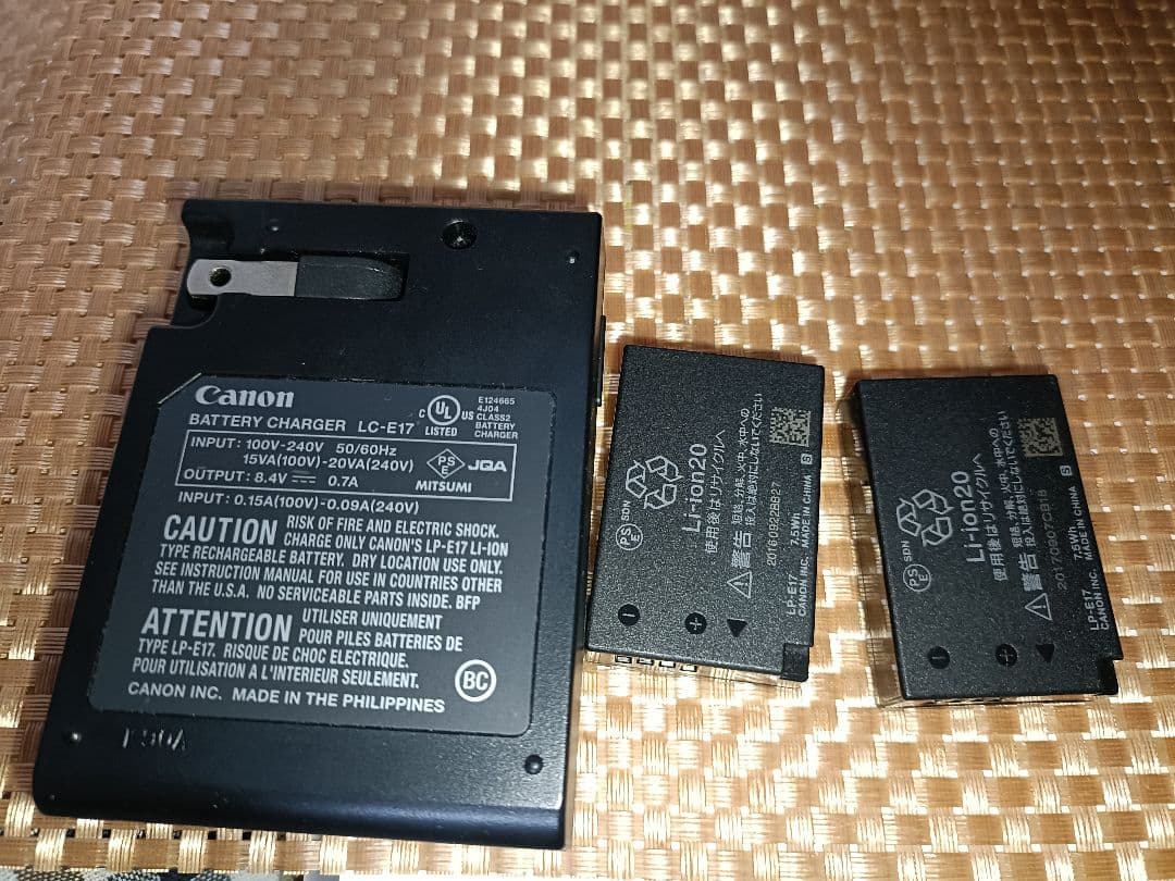 Canon EOS 9000Dデジタル一眼レフカメラレンズ3本、バッテリー2本付