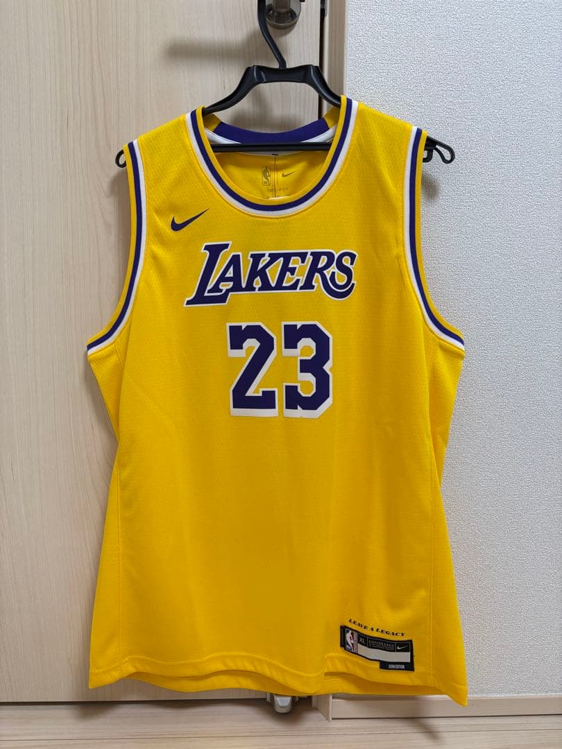 Nike Lakers ユニフォーム LeBron James 23