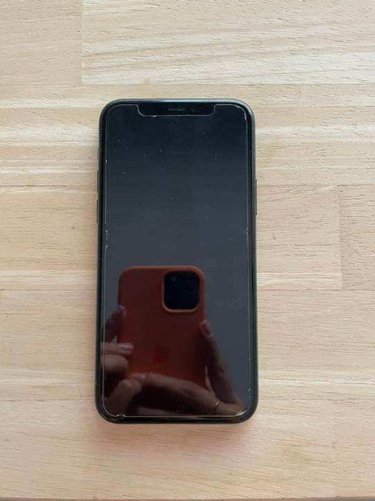 美品！レアな海外版 iPhone 11 Pro シャッター音なし