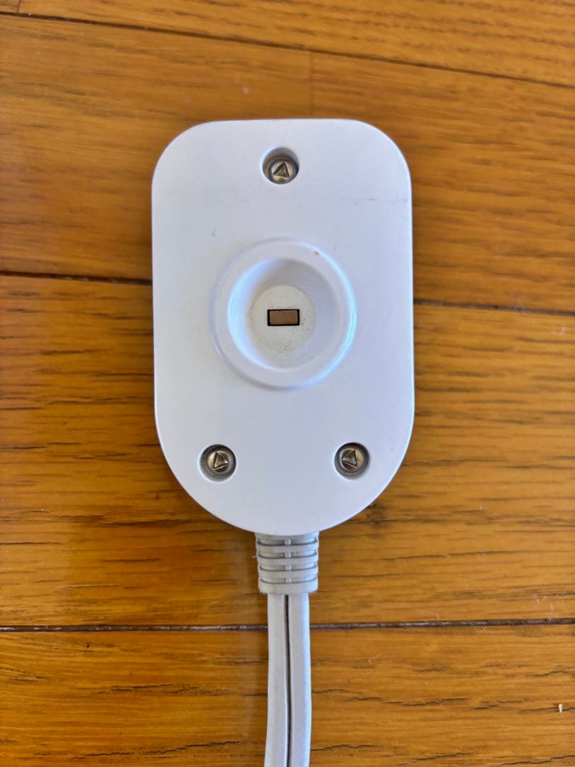 DeLonghi VertCaldo ホワイト　オイルヒーター　ゼロ風暖房