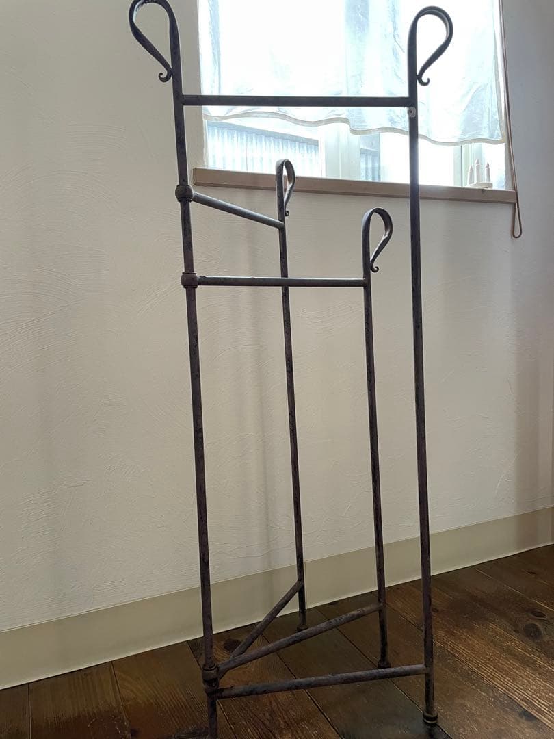 折りたたみハンガー　シャビー　レトロ　古道具 サビ　汚れあり