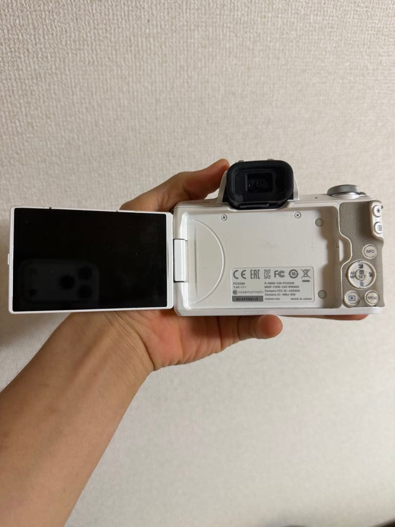 Canon EOS kiss m2 ミラーレスカメラ ホワイト