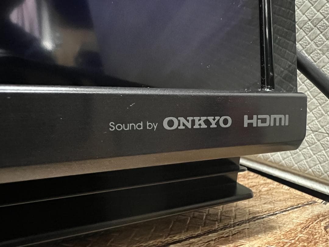 シャープ 4K対応液晶テレビ AQUOS 4T-C50AJ1 壁掛け　画面線あり