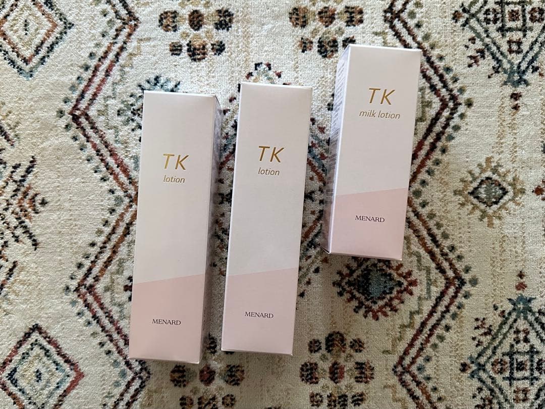 メナードTKローション2本、ミルクローション1本