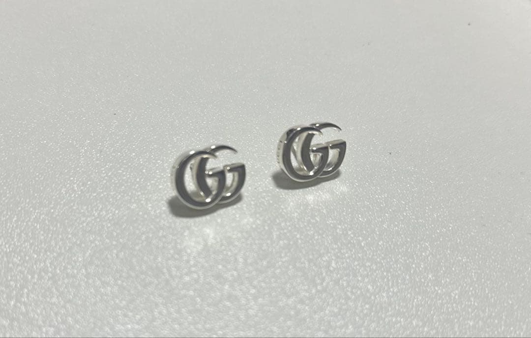 GUCCIピアス