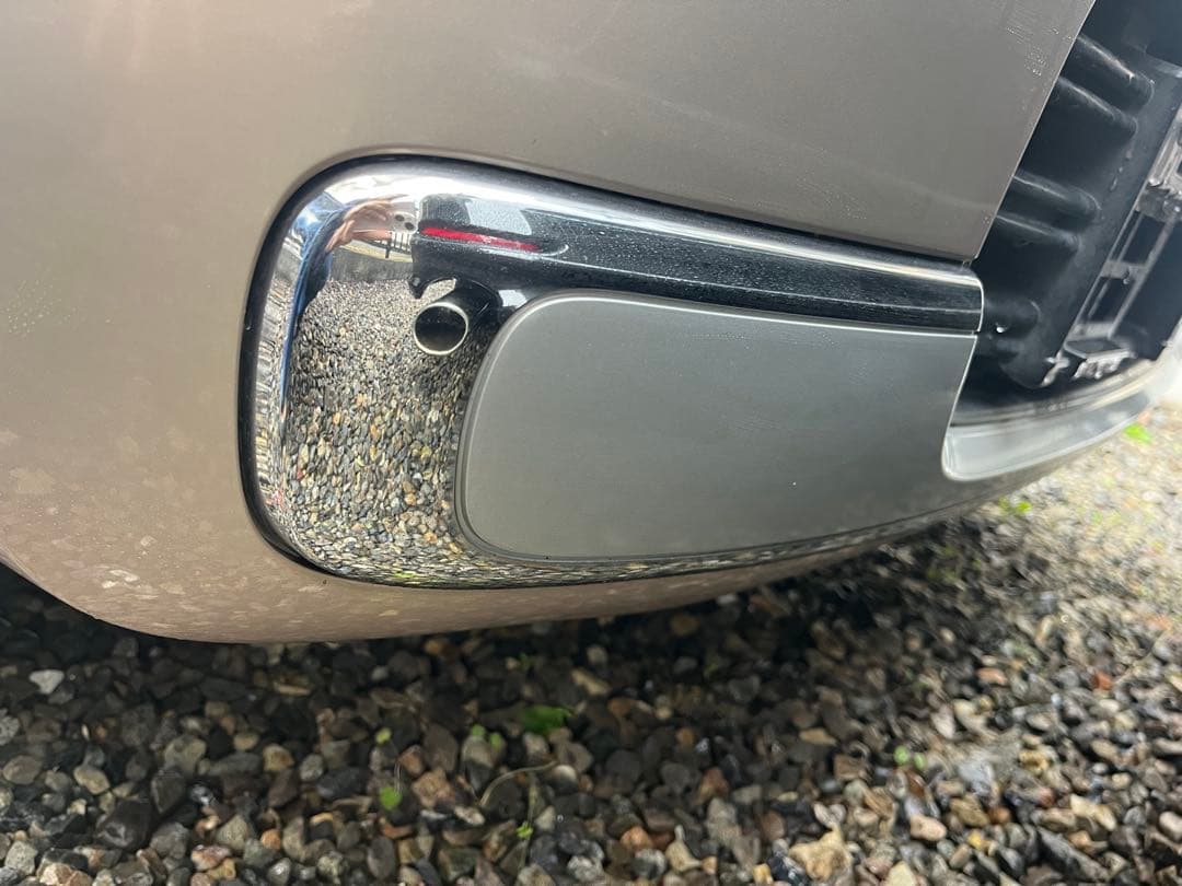 のーす　アルトラパンショコラ　フロントバンパーガーニッシュ銀のところ