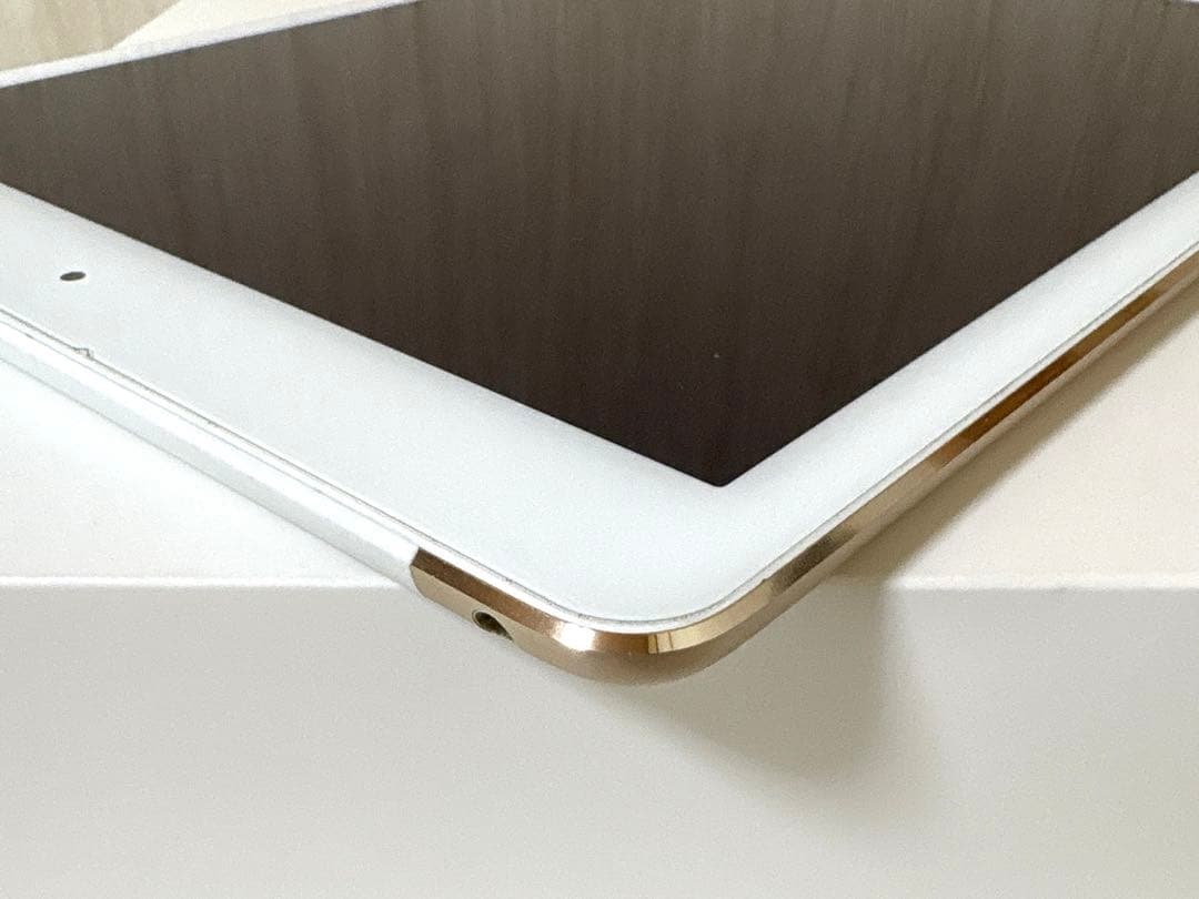 美品 iPad Air2 第2世代 128GB au