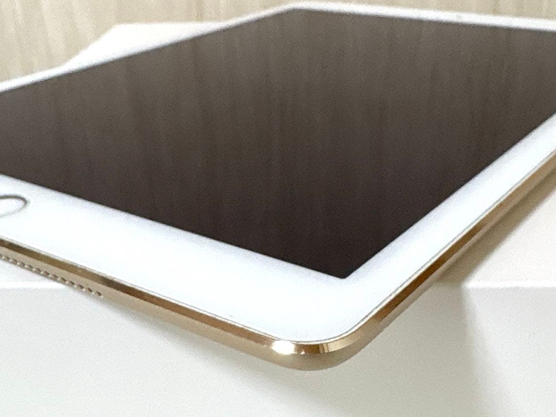 美品 iPad Air2 第2世代 128GB au