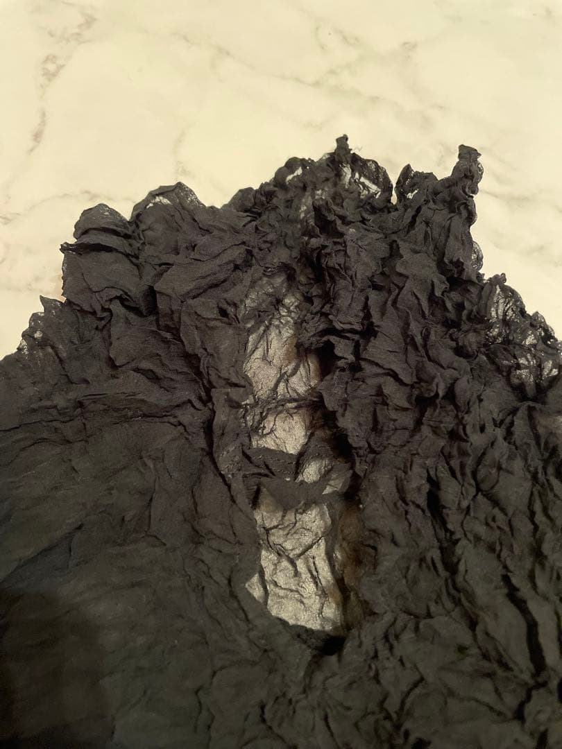 【美品】 イッセイミヤケ M長袖 トップス キーネックシワ加工 黒