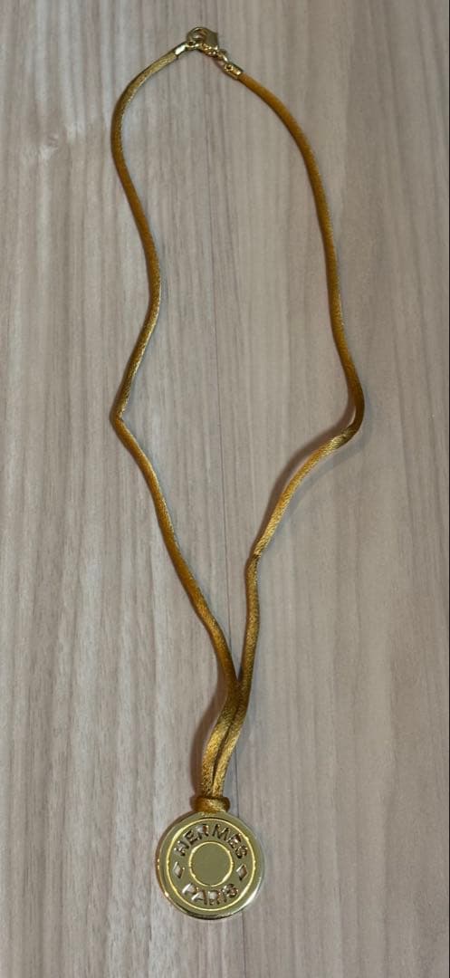 メ*６様 エルメス セリエ くり抜き ネックレス シルクコード