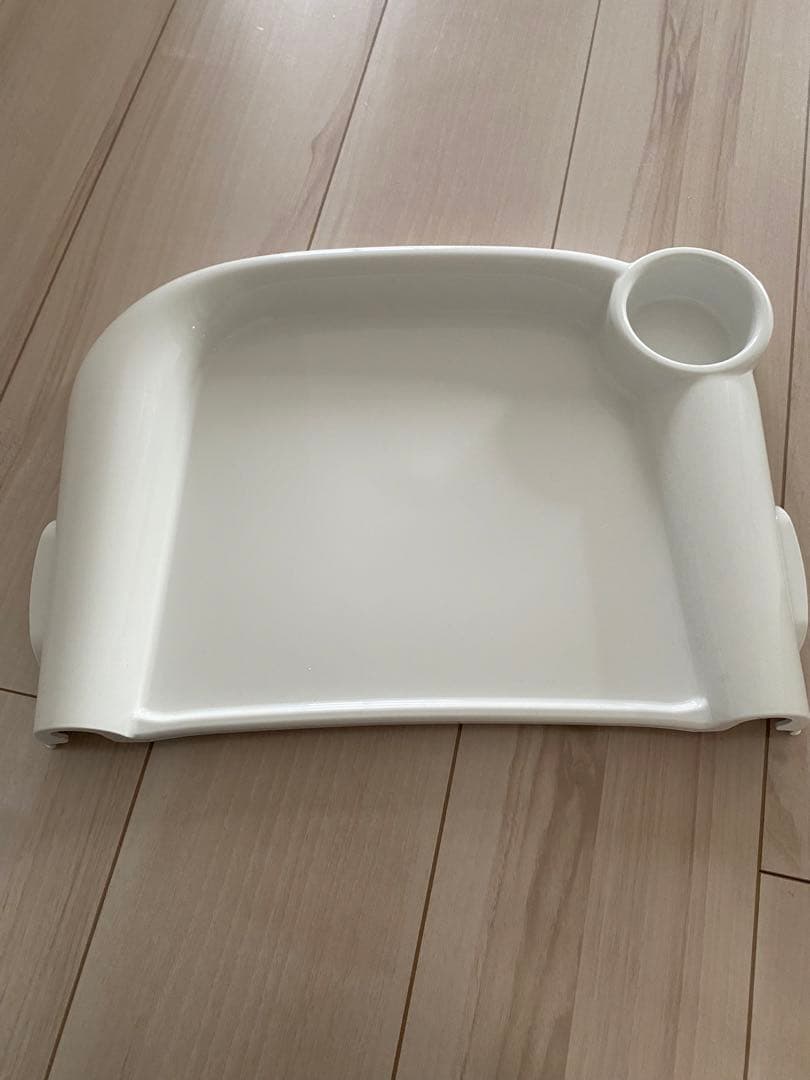 ベビーチェア イングリッシーナ テーブルトレーつき 箱、説明書あり カプチーノ