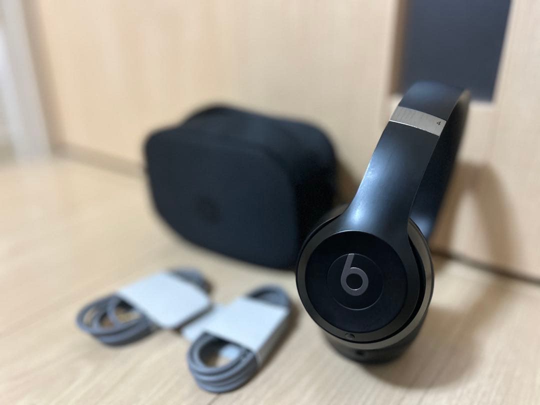 【美品】Beats Solo4 オンイヤーワイヤレスヘッドフォン ブラック