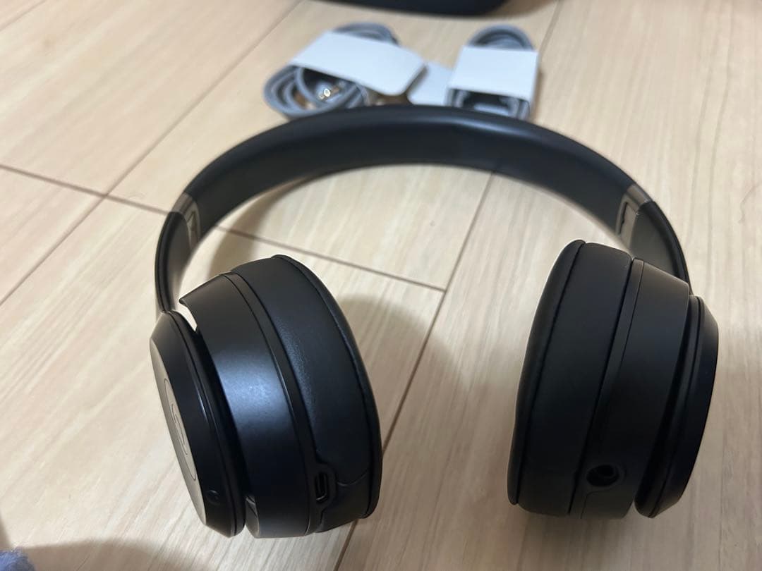 【美品】Beats Solo4 オンイヤーワイヤレスヘッドフォン ブラック