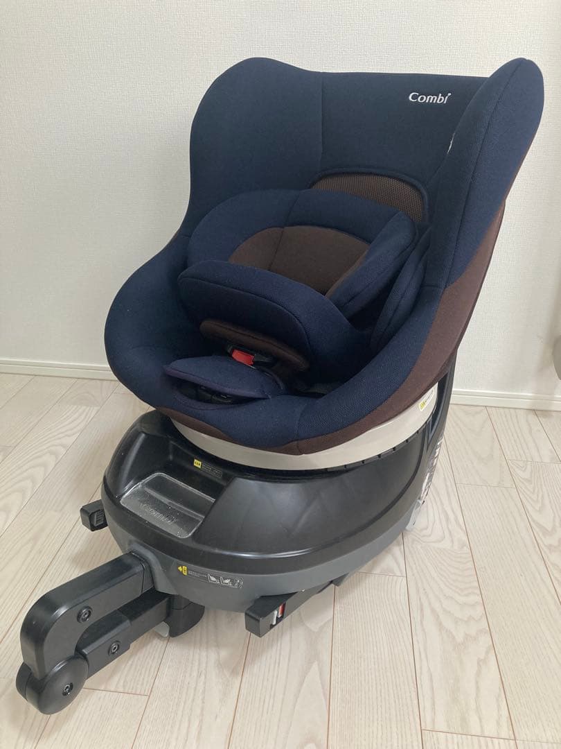 Combi チャイルドシート ネイビー/ブラウン