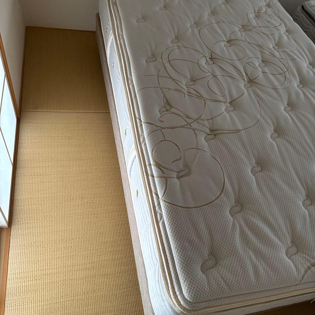 8月中旬までの限定価格　シモンズ 　マットレス＋ボックススプリング　（GＶ）