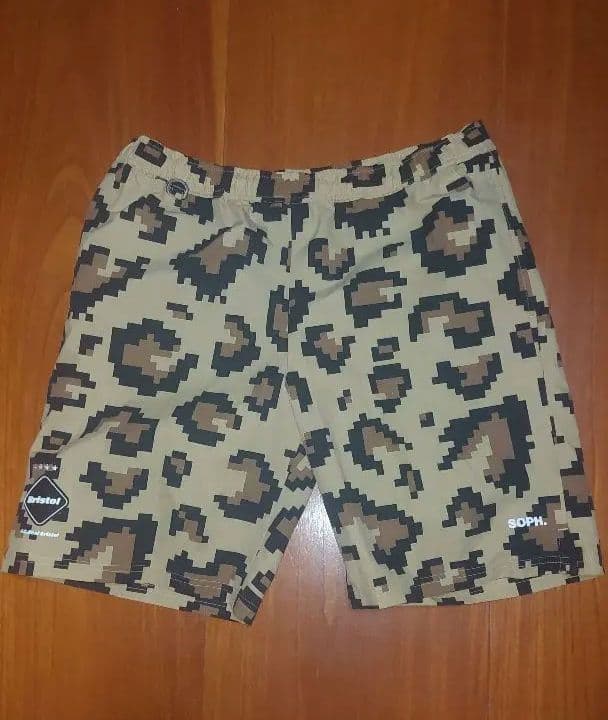 F.C.Real Bristol デジタルレオパード柄 ショートパンツ