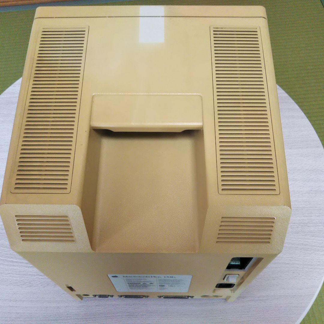 Apple Machintosh Plus 1Mb 本体、キーボードのみ