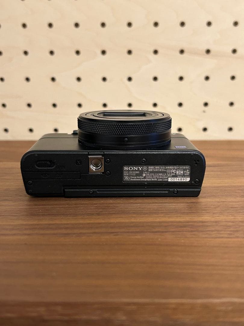 デジタルカメラ SONY Cyber-shot DSC-RX100M6