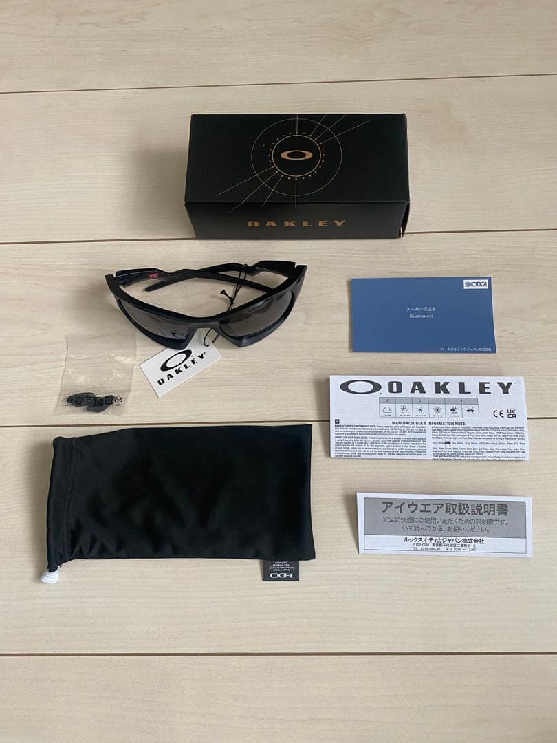 OAKLEY ブラックサングラス グレーレンズ