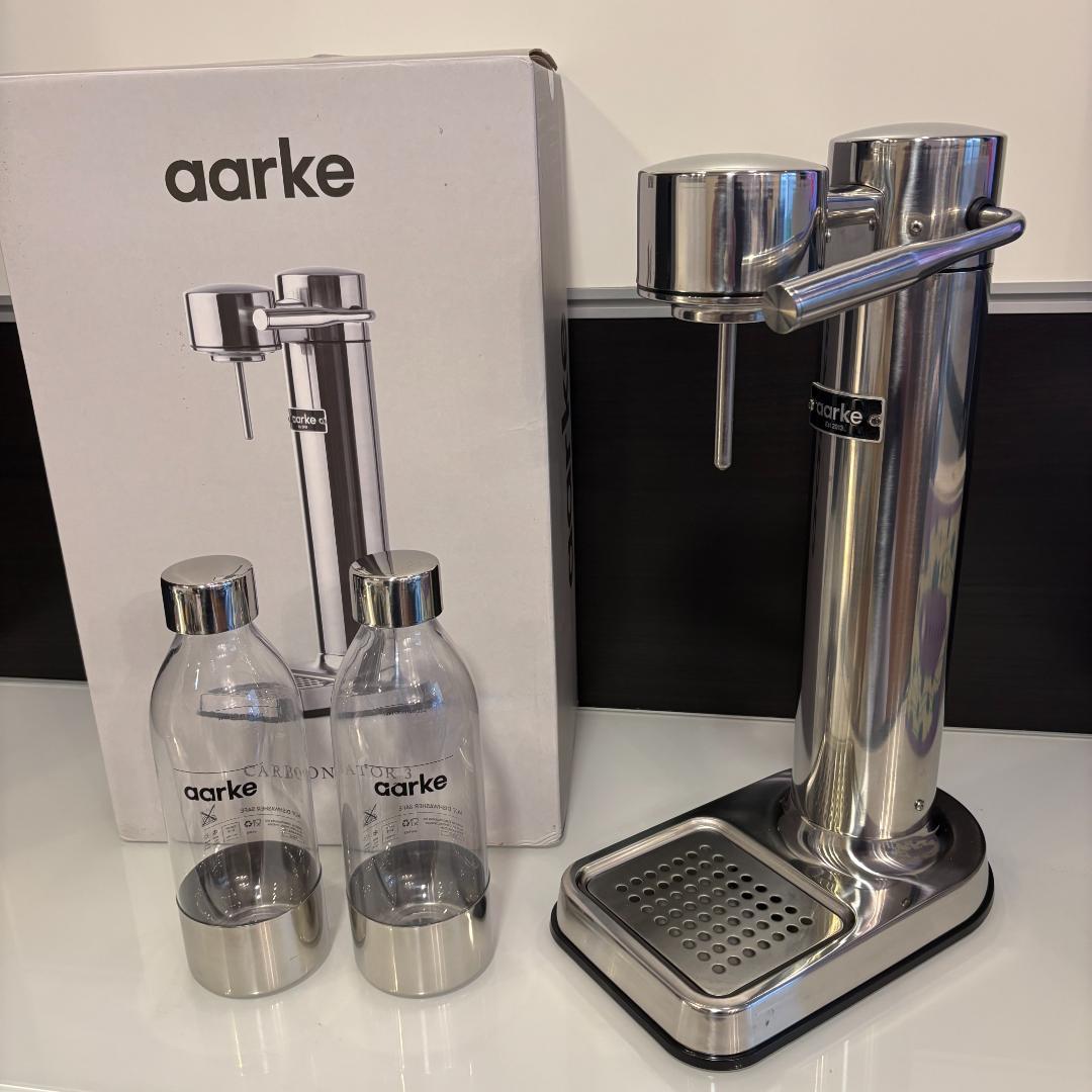 【aarke　美品】　新品ガス・新品ボトル付き　(アールケ 炭酸水メーカー )