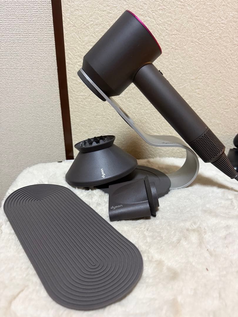 ダイソン　dyson supersonic HD01