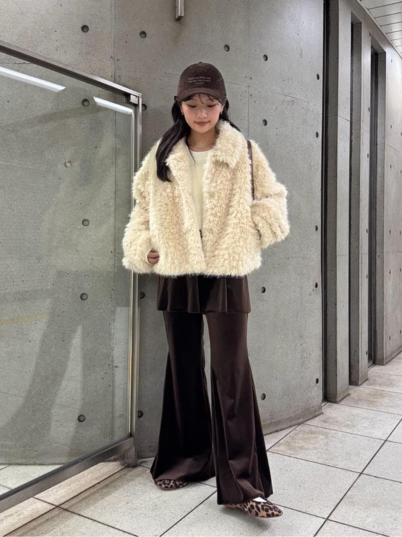 入手困難 新品未使用 Kastane カールミドルファーコート アイボリー