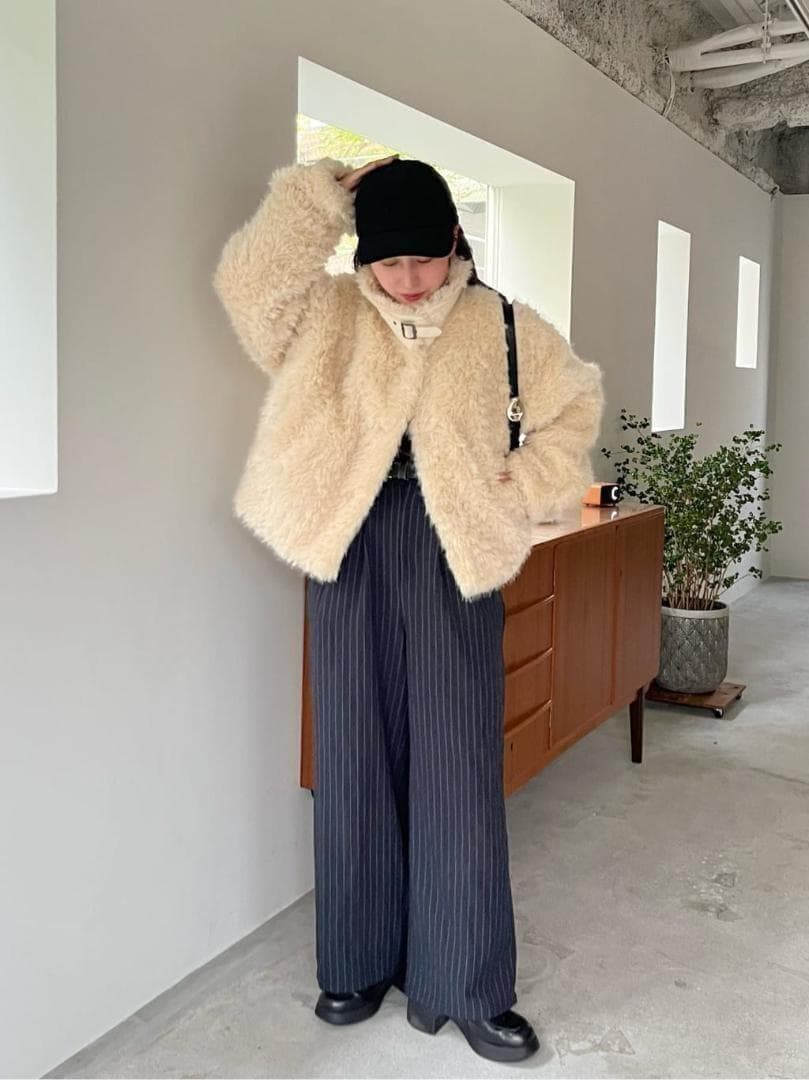 入手困難 新品未使用 Kastane カールミドルファーコート アイボリー