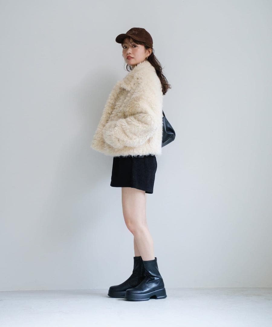 入手困難 新品未使用 Kastane カールミドルファーコート アイボリー